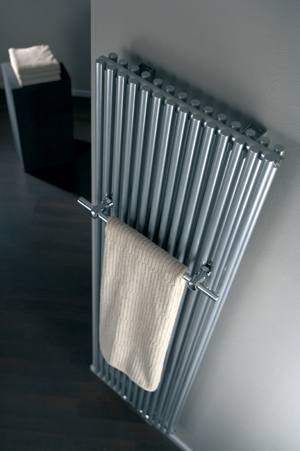 Bedreven piano Gedeeltelijk HSK Twin Designradiator, slanke vormen en hooge afgifte!